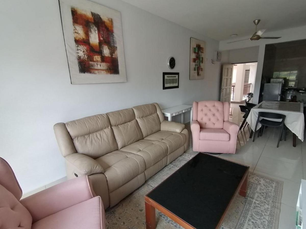House Of Arts Condostay @ Saujana Aster